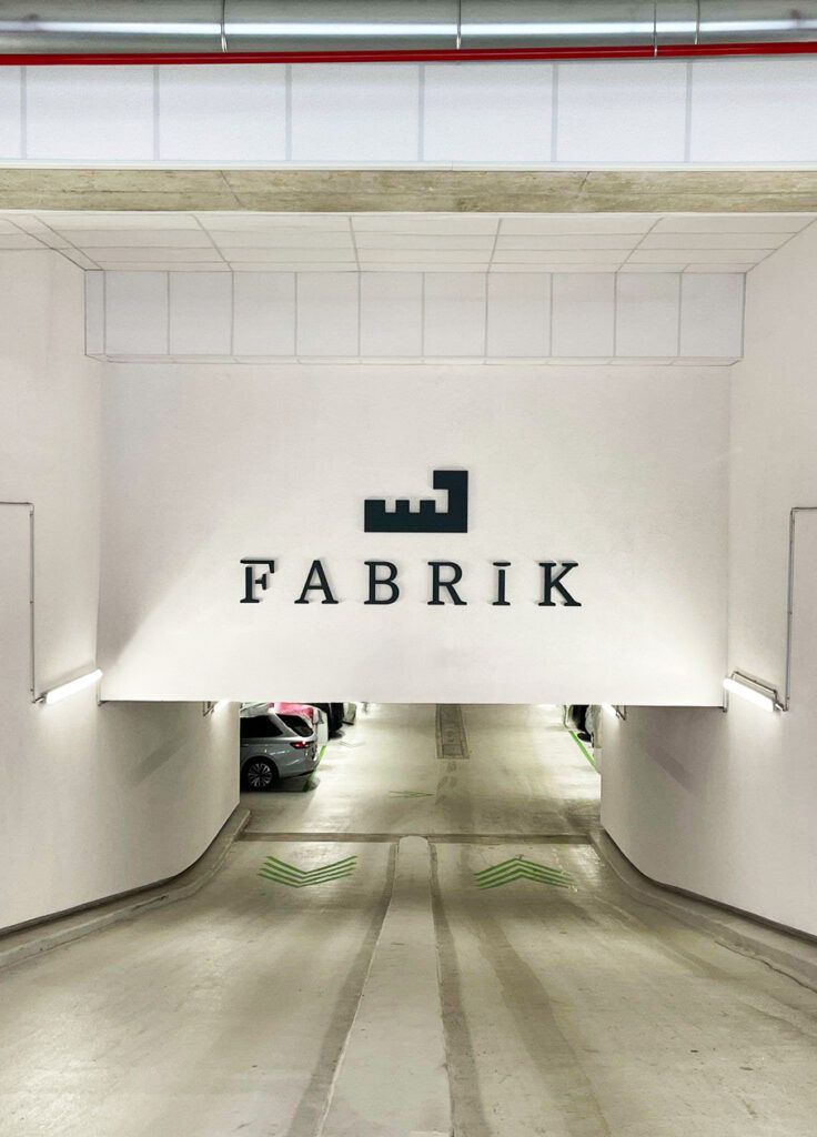 litery-przestrzenne-logo-fabrik-1260x900